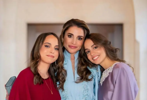 «يا قلب ماما»… الملكة رانيا تعايد ابنتيها الأميرتين سلمى وإيمان